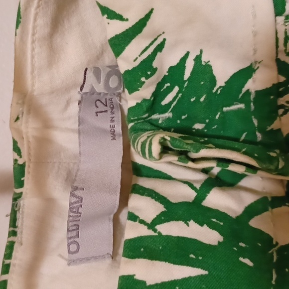 EUC - Old Navy High Rise Bermuda Jean Shorts - Size 12 - Picture 2 of 7